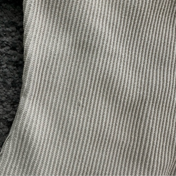 NWT Aritzia Babaton Sculpknit square neck tank - Picture 6 of 9